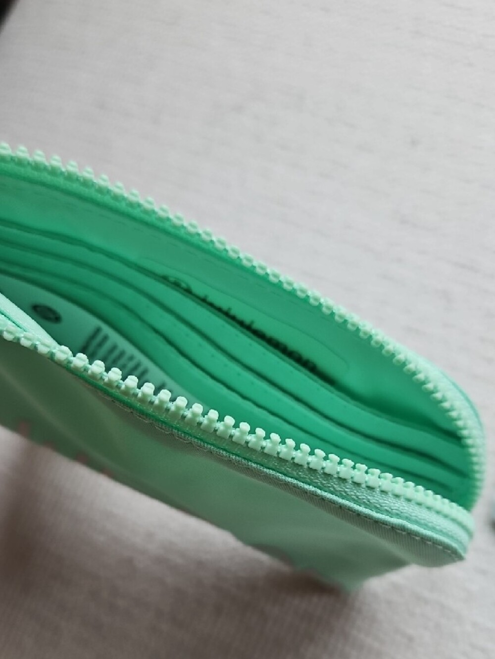 lululemon Mint Green Clippable Card Pouch - Picture 9 of 13